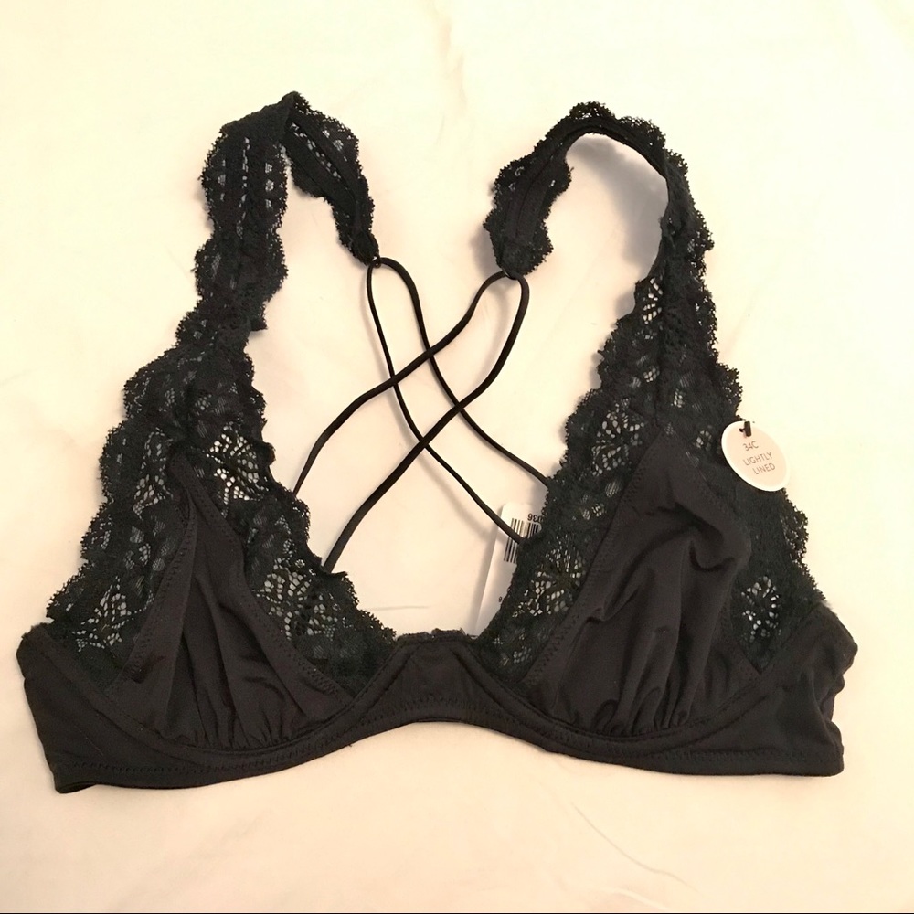 NWT Strappy Lightly lined black lace bra - Picture 2 of 3